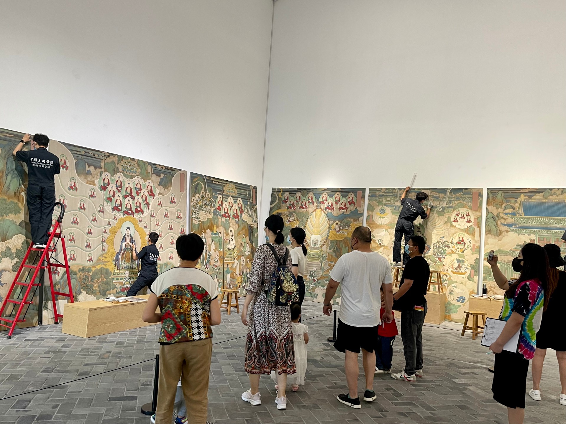 濟寧市美術館｜走進濟寧市美術館 走近中國傳統膠彩壁畫——金兩堂傳統寺觀藝術團隊在濟寧市美術館的創作紀實